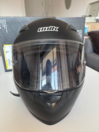 Casco moto negro mate

Casco 