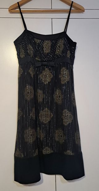 Vestido negro noche brillo dorado