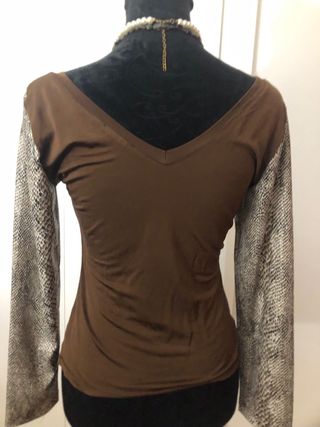 Maglia stampa serpente beige-marrone