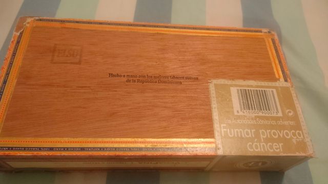 Caja puros Vegafina Dominicana