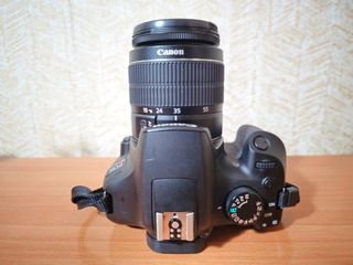 Canon EOS 1300D + Objetivo 18-55mm