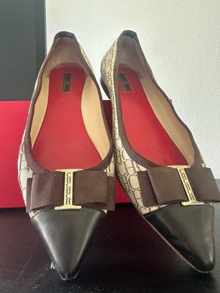 Zapatillas Carolina Herrera - planos beige y marró