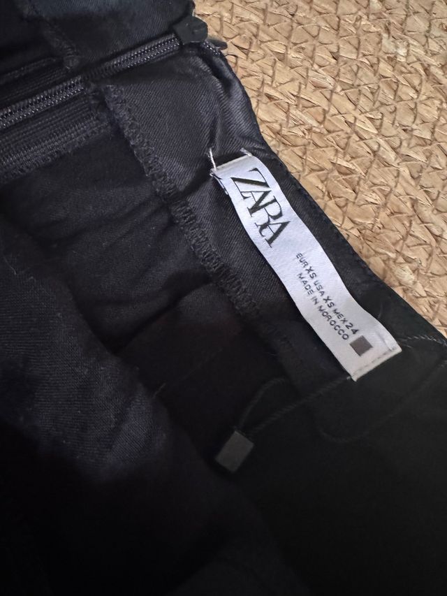 Falda negra Zara satinada