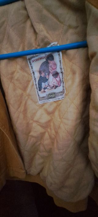 Chaqueta corta mostaza