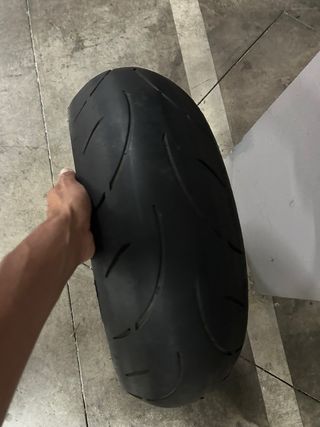 Neumático moto usado