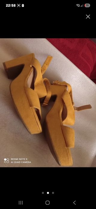 Sandalias tacón amarillo mujer