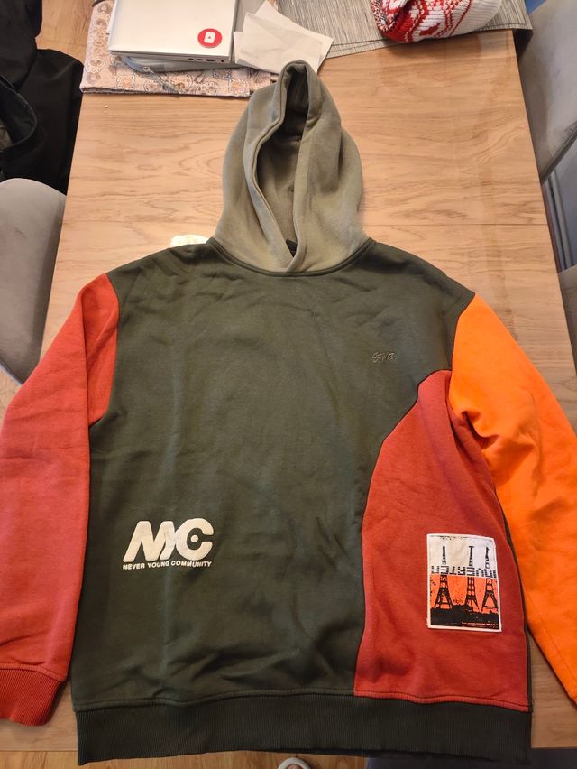 Sudadera Pull&Bear multicolor talla L