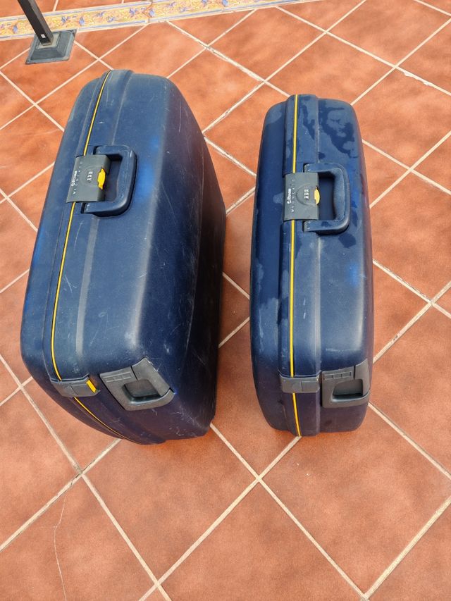 Maletas Roncato rígida azul con código y ruedas 