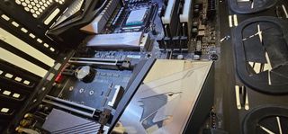 Gigabyte Z390 + i9 9900K + 32GB RAM