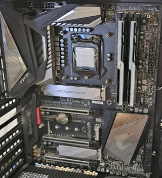 Gigabyte Z390 + i9 9900K + 32GB RAM