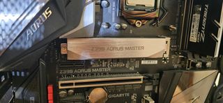 Gigabyte Z390 + i9 9900K + 32GB RAM