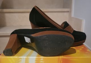 Zapatos tacón negros y marrones