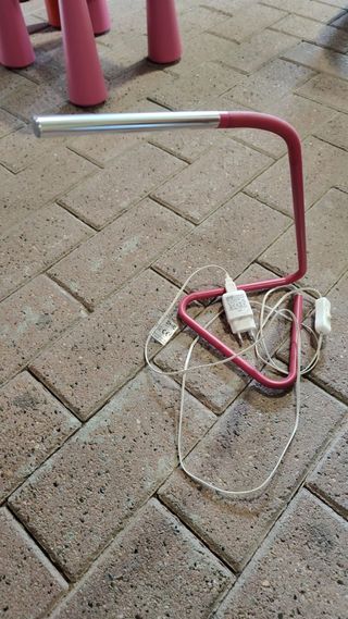Lampada Ikea rosa - scrivania
