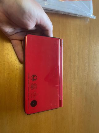 Nintendo DSi XL rossa 25° anniversario + gioco