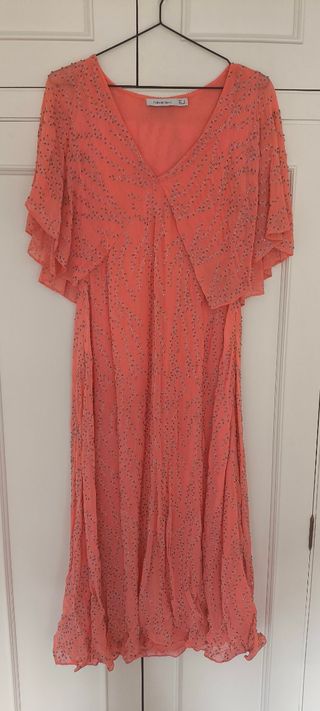Vestido color coral con pedrería Pedro del Hierro