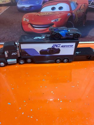 Camión y coche de metal de la película Cars Storm