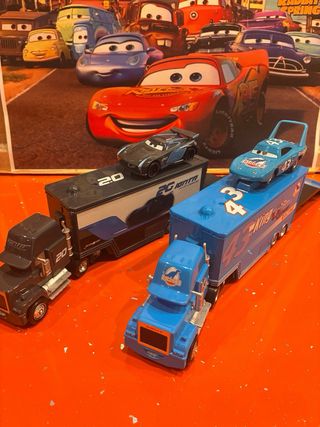 Coches y camiones de metal de la película Cars
