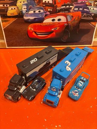 Coches y camiones de metal de la película Cars