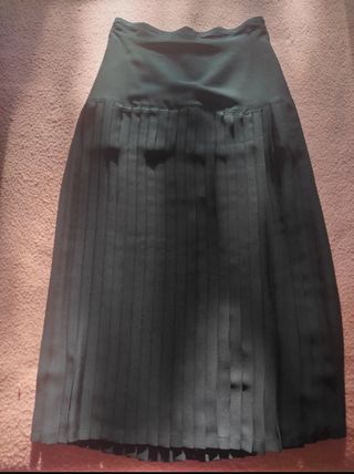 Falda plisada negra larga