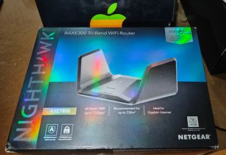 Router NETGEAR RAXE300 Tri-Band NUEVO