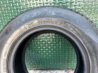 Neumático Goodyear 215 75 R16