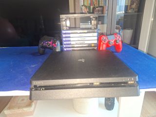 PS4 Pro (PlayStation 4) 1TB + 2 mandos + 7 juegos