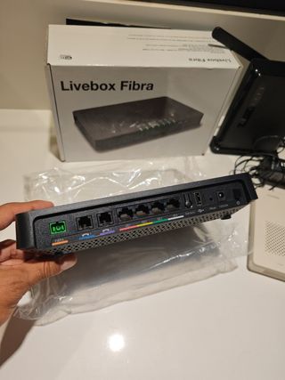 Módems:  Huawei  + Livebox Fibra.