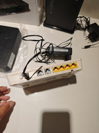 Módems:  Huawei  + Livebox Fibra.