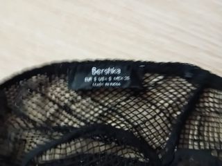 Camiseta rejilla Bershka negro
