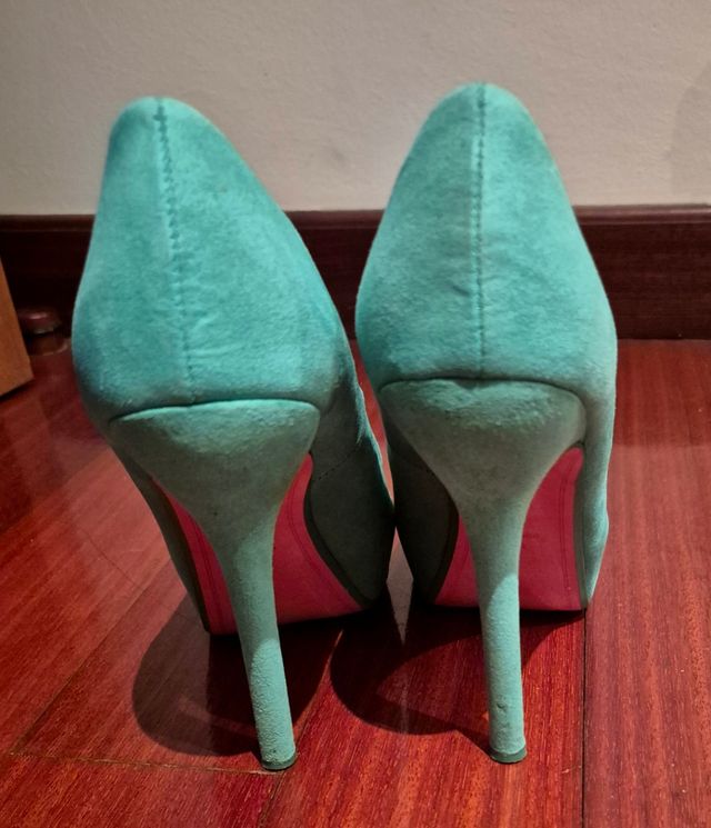 Tacones turquesa talla 36