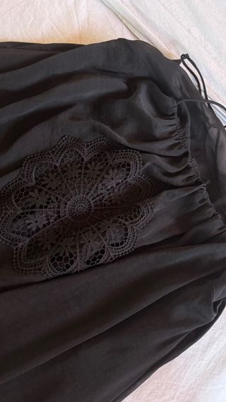 Vestido midi negro bordado