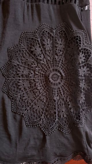 Vestido midi negro bordado