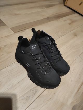 Tênis Oakley - Pretos