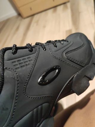 Tênis Oakley - Pretos