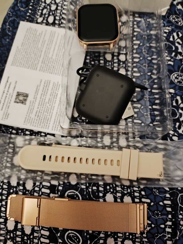 Smartwatch Beige y Dorado