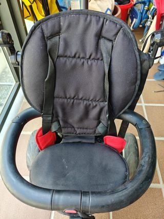 Triciclo evolutivo rojo/negro con cesta y bolso