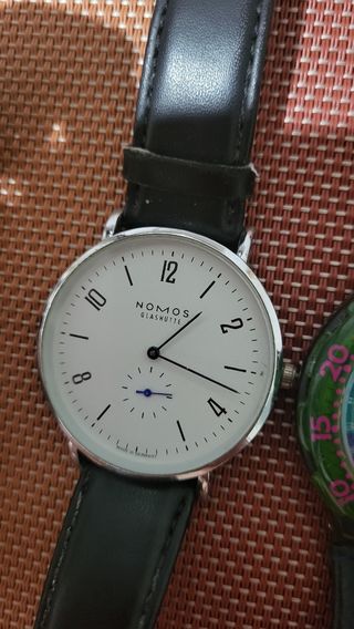3 relojes: Esprit, Nomos, Swatch