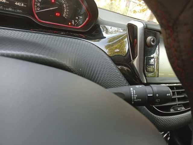 Peugeot 2008 PureTech 110 SANDS GT Line EAT6 81 kW (110 CV)