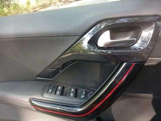 Peugeot 2008 PureTech 110 SANDS GT Line EAT6 81 kW (110 CV)