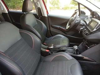 Peugeot 2008 PureTech 110 SANDS GT Line EAT6 81 kW (110 CV)