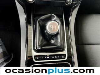 Jaguar XE 2.0 Diesel XE-Pure RWD 132 kW (180 CV)