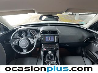 Jaguar XE 2.0 Diesel XE-Pure RWD 132 kW (180 CV)