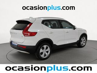 Volvo XC40 T3 Momentum Auto 120 kW (163 CV)