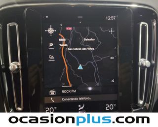 Volvo XC40 T3 Momentum Auto 120 kW (163 CV)