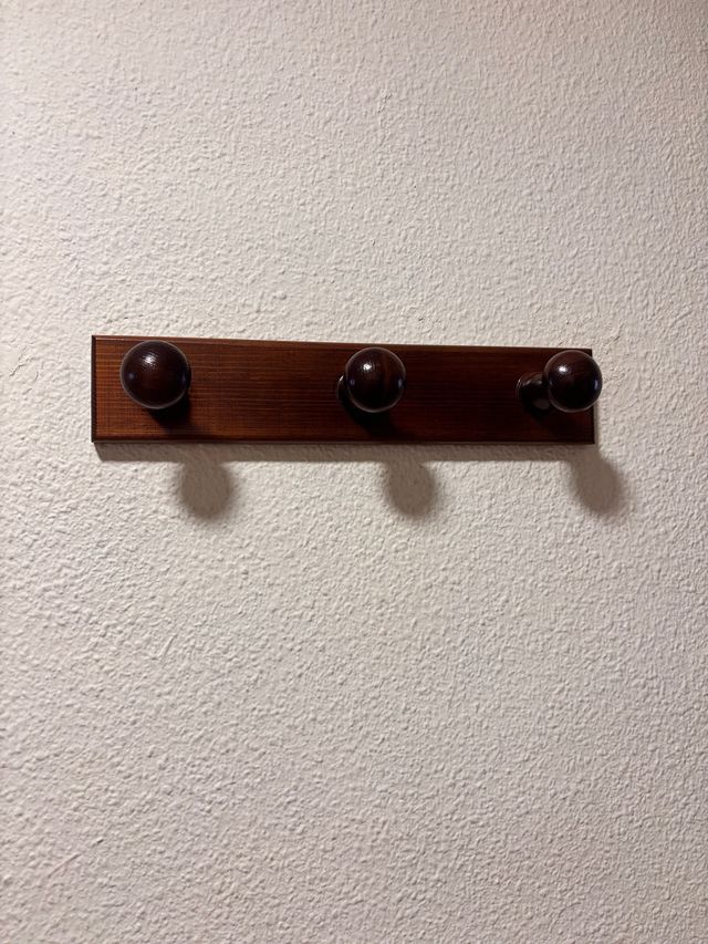 Perchero madera marrón - 3 ganchos