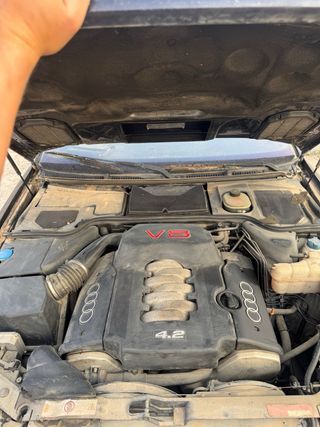 Motor Audi S8 V8 4.2