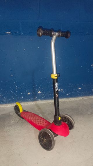 Patinete Globber rojo