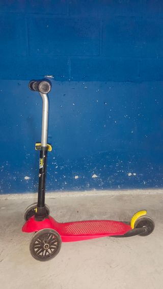 Patinete Globber rojo
