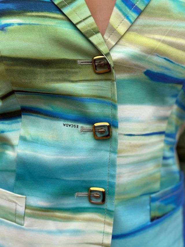 Americana Escada multicolor talla M muy estilos a.