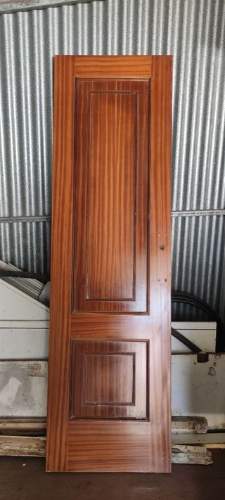 Puerta Sapelly 62 - Izquierda
Sin manilla.